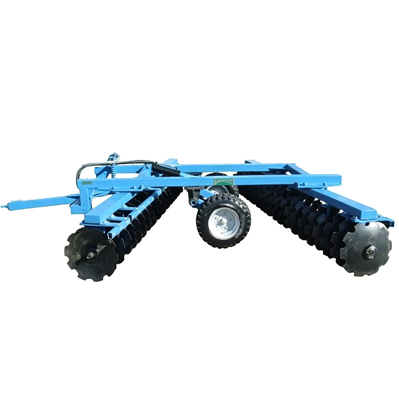 Grapa cu disc offset pentru un tractor de 70 CP